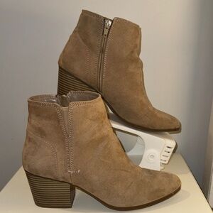 Apt. 9 Women's Brown Suede Ankle Booties